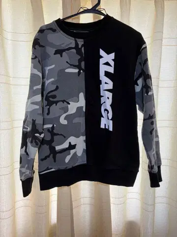 XLARGE 클레이지 패턴 맨투맨 S