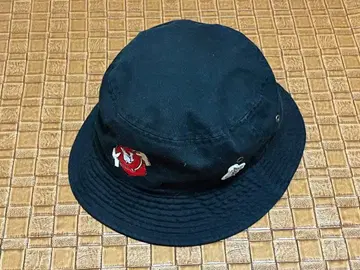 FR2 x good walkin 버킷햇 / 블랙 로고 자수 & 와펜