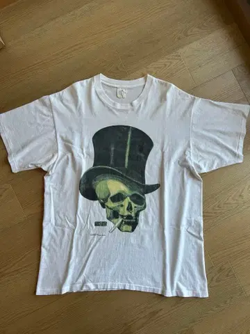 90s M.C. Escher 스컬