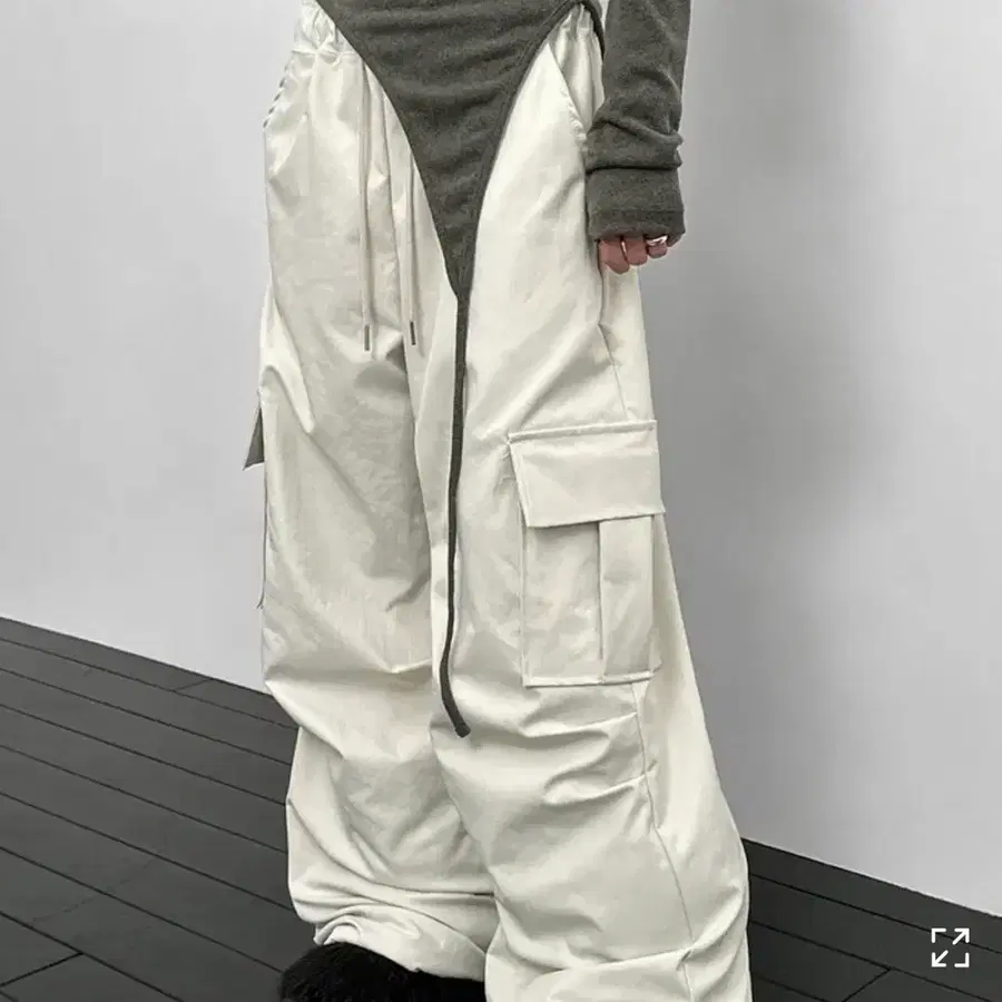 블랙업 카고팬츠