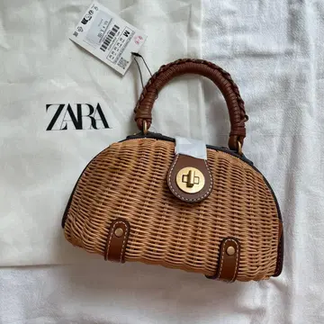 미사용 새상품 Zara 리지드 미니 크로스백 바스켓백