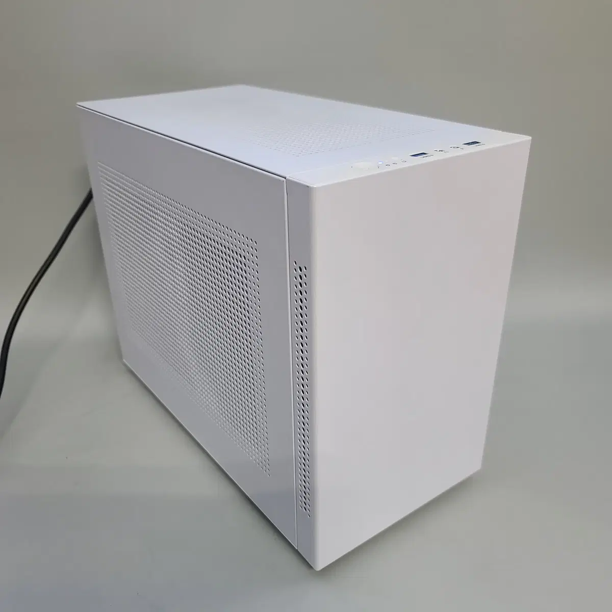 i5 13500 RTX3060 게이밍 데스트탑 판매합니다.