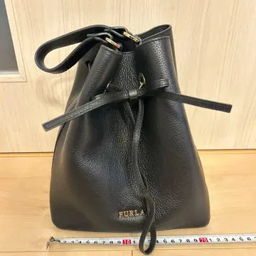 FURLA 훌라 버킷형 리본 핸드백 블랙