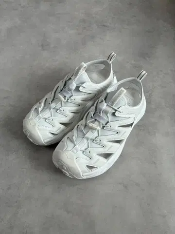 [새상품] HOKA 호카 호파라 26.0cm 화이트