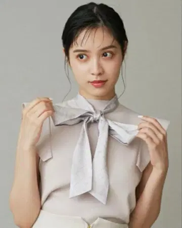 질 바이 스카프 포함 니트탑