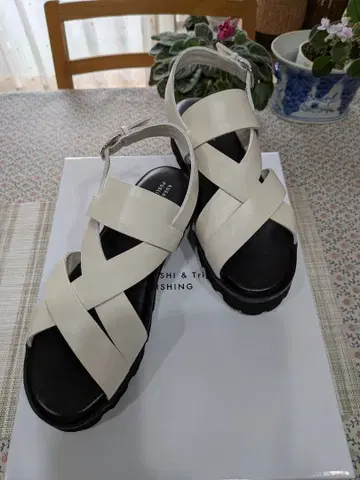 북유럽, 생활 잡화점 여름 샌들