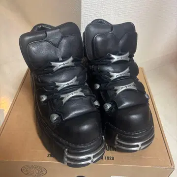 정품 NEWROCK M-106-S1 size42 통굽 신발