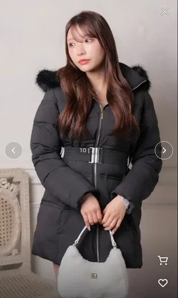 LIP SERVICE 볼륨 퍼 페이크 다운 코트