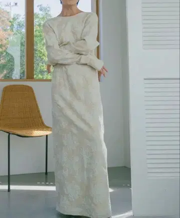KAIEKA 백 오픈 자카드 드레스