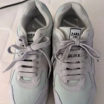 미사용 새상품 ZARA TRF 스니커즈 라이트 그레이 38
