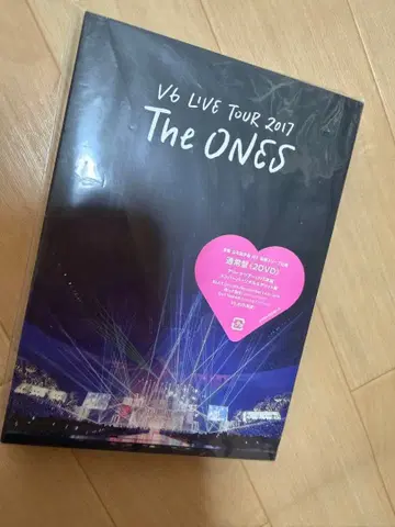 V6/LIVE TOUR 2017 The ONES (2장 세트)