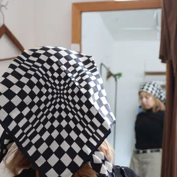 중고 아세테이트 플래그 패턴 스카프