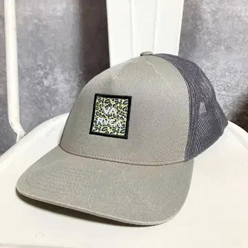 VA RVCA 캡 카키 로고 레오파드 무늬 메쉬