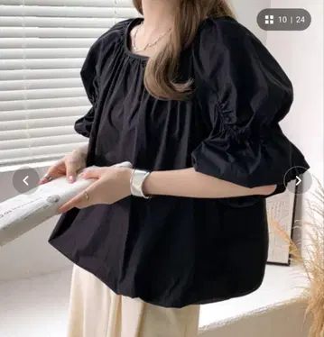 [택 포함 새상품] emi+ 소매 개더 디자인 블라우스 에미플러스