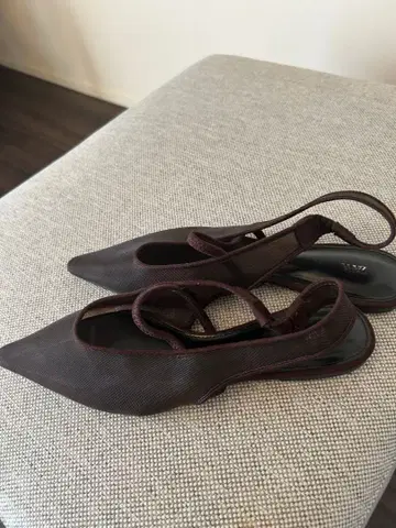 ZARA 플랫슈즈