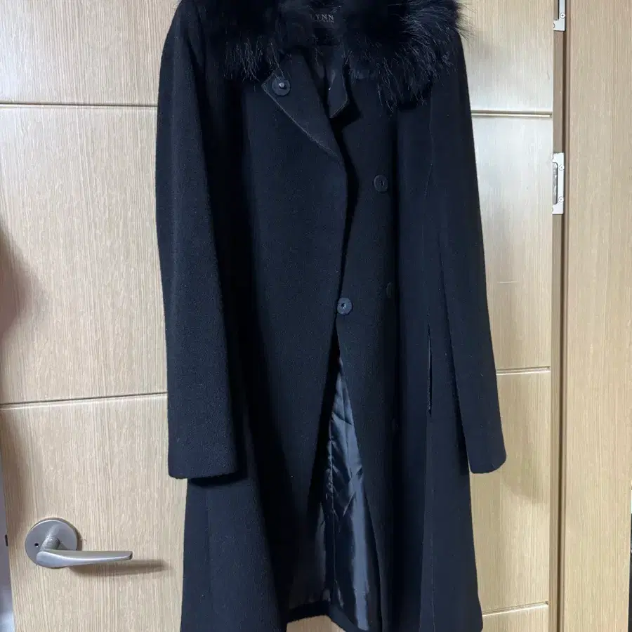 새제품 정품 린 라인 LYNN 라쿤 퍼 에이라인 코트