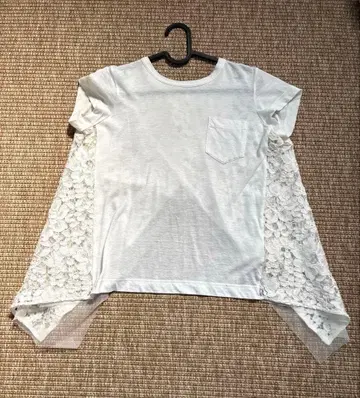 sacai 레이스 절개 티셔츠 화이트