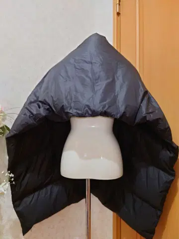 극상 새상품급 [ 다운 x 페더 ] 포근한 경량 대형 스톨 케이프