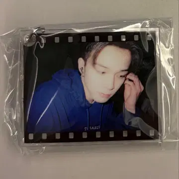 TREASURE FC 캡슐 토이 필름 아크릴 참 아사히