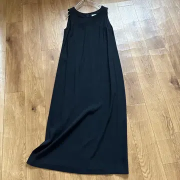 미사용에 가까운 쿠미쿄쿠 KUMIKYOKU 슬리브리스 롱 원피스