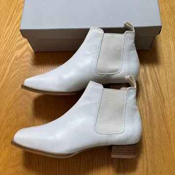 Odette e Odile 화이트 앵클부츠