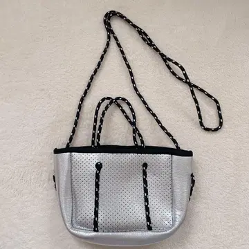 VELERO 펀칭 숄더백 실버