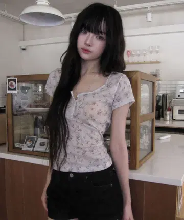 새상품 SONA modimood STS248912 플라워 버튼 반팔 T셔츠