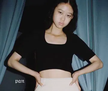pan 크롭 리브 상의