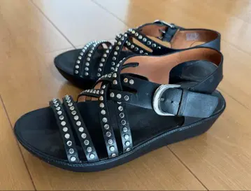 FitFlop NAIA ROCKSTUD SANDAL 6/23cm 블랙