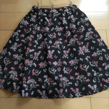 TOCCA 자수 스카프