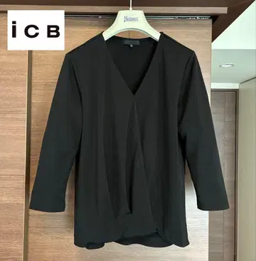 ICB 아이씨비 V넥 블랙 블라우스 [ S ]