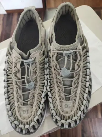 KEEN UNEEK 샌들 그레이 남성용
