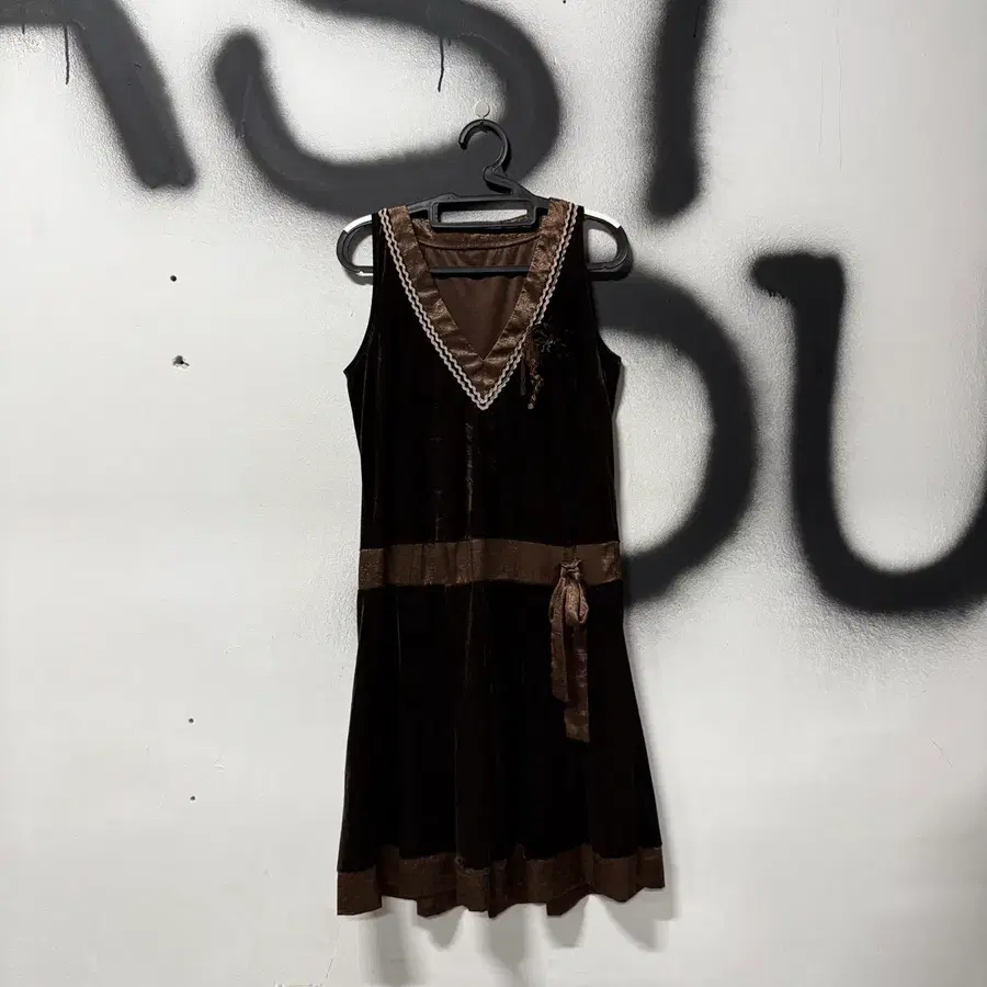VTG 빈티지 브라운 벨벳 코사지 슬리브리스 롱원피스