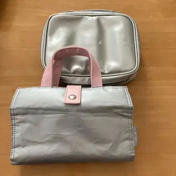 agnes b. 파우치 2개 세트