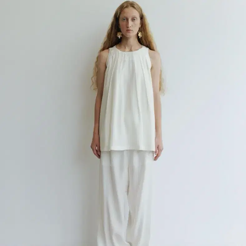파르벵 MET PIN TUCK BLOUSE_IVORY