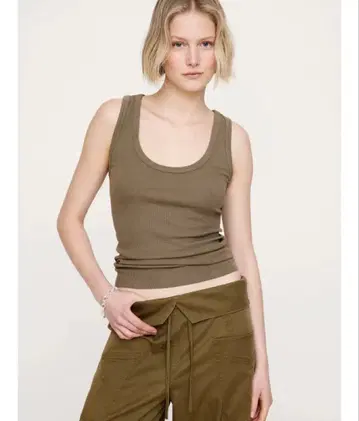 BANANA REPUBLIC 리브 스쿱넥 탱크탑 사이즈 M 새상품