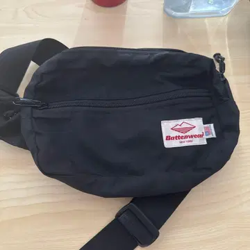 BATTENWEAR / 미국제 숄더 바디백