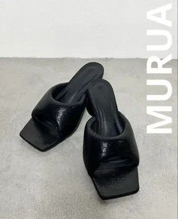 [미사용 새상품] MURUA 메탈릭 퍼프 뮬