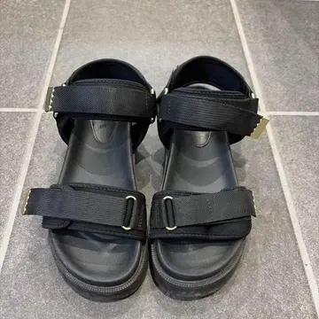 a.v.v 샌들