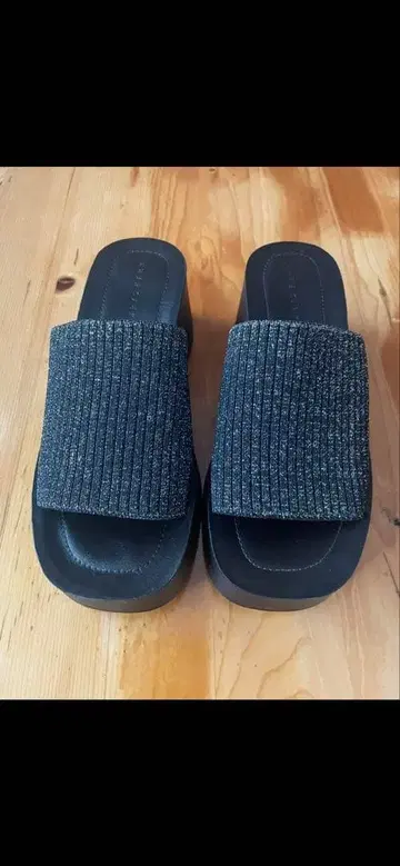 로리즈팜 샌들 블랙 라메