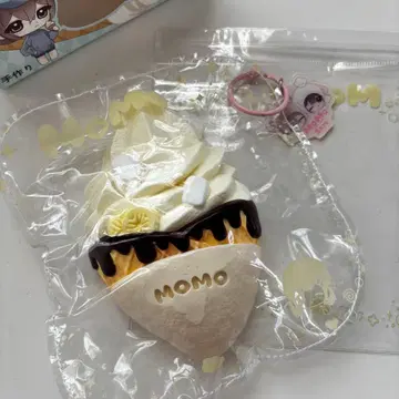 momo 스퀴즈 아이스크림 콘