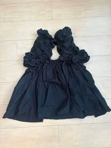 MOUSSY 숄더 프릴스 상의 블랙
