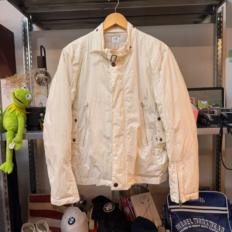 00S CP COMPANY 모터사이클 베이스 넥 버클 구스다운 봄버