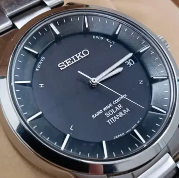 SEIKO 남성용 손목시계 전파 솔라 티타늄