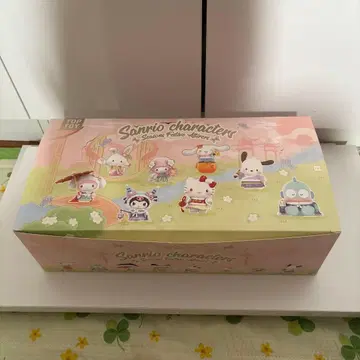 TOPTOY 산리오 사계절 화복 사계절의 화려한 의상 시리즈 박스 전종