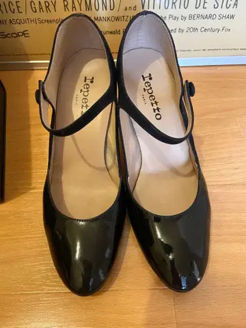 레페토 repetto 에나멜 스트랩 펌프스 블랙