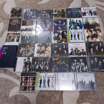 KAT-TUN CD 32장 + DVD 1장 묶음 판매!