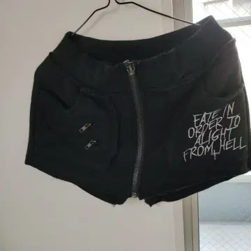 새상품 프론트 지퍼 숏팬츠 블랙