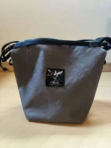 오카라 아이 닛타 톰테 사코슈 경량 그레이