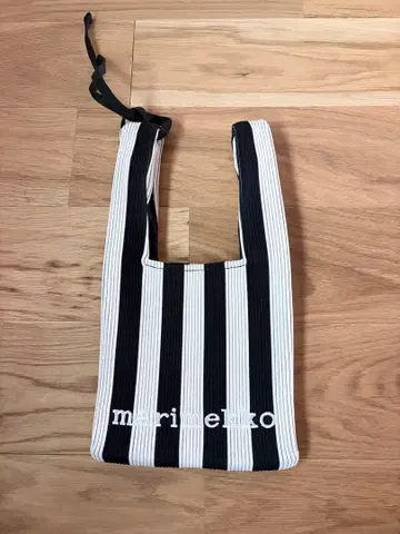 새상품급 marimekko 마리메꼬 MERIROSVO 니트 미니 토트백